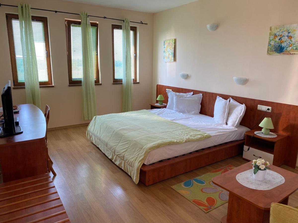 Guest House Golden Flake 4Km From Bolata Beach Bulgarevo Luaran gambar